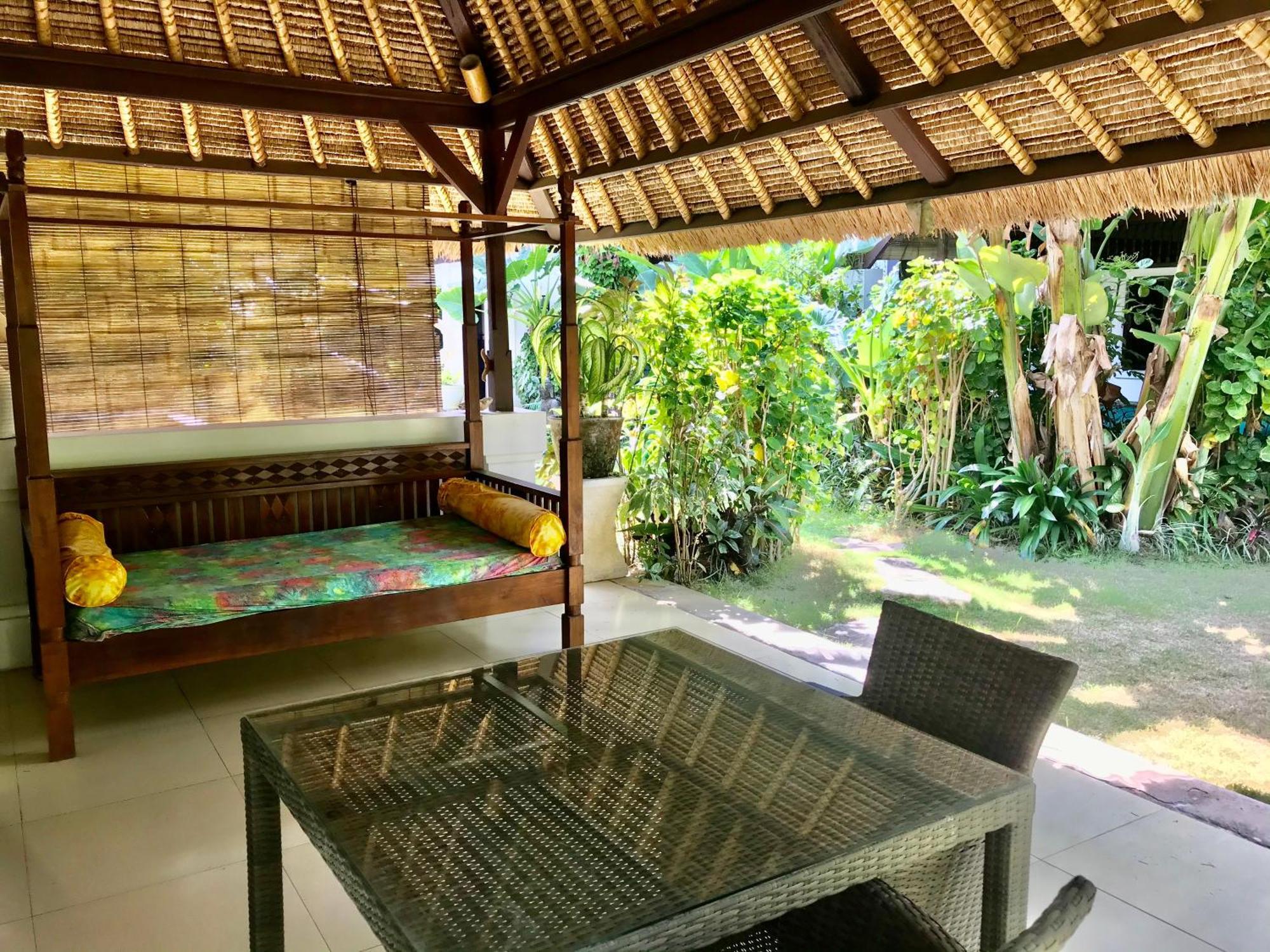 Blind Dog Hostel Sanur